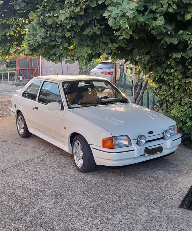 Usata Ford Escort RS 129 CV (94 kW) 1988 Bianco Utilitaria