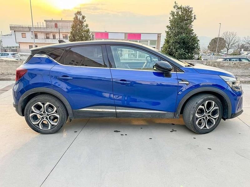 Usata Renault Captur Techno 101 CV (74 kW) 2023 Blu/azzurro SUV