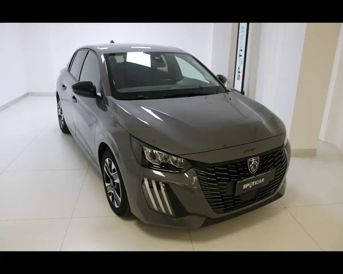 Usata Peugeot 208 Allure 101 CV (74 kW) 2025 Utilitaria