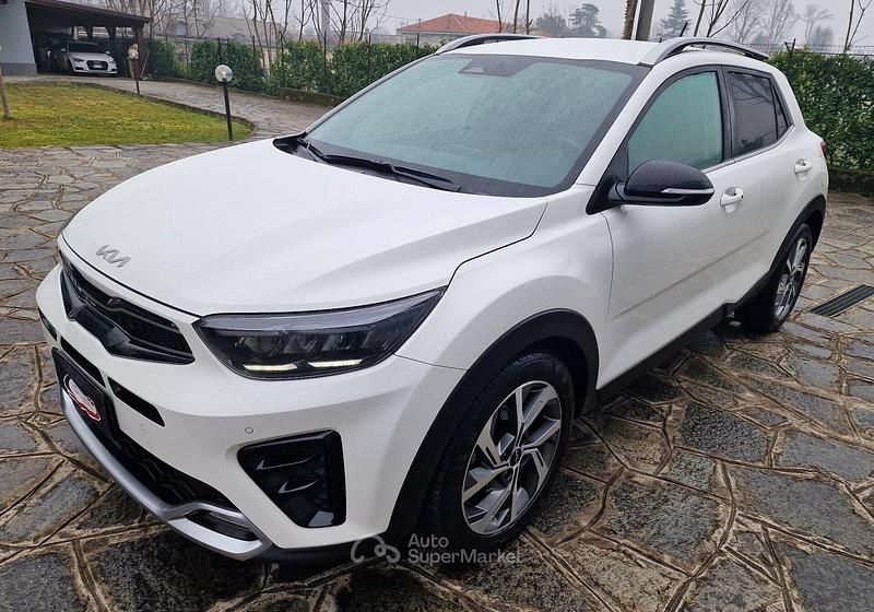 Usata Kia Stonic GT-Line 101 CV (74 kW) 2021 Bianco SUV