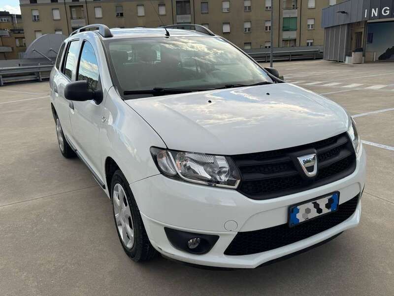 Bianco Usata 2015 Dacia Logan MCV Lauréate Station wagon | 4900 € (Buon prezzo) - Immagine 1/4