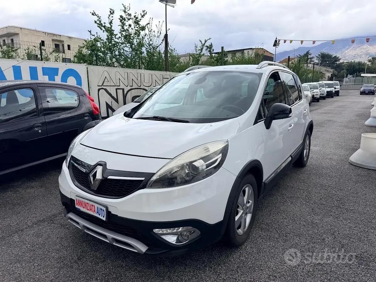 Usata Renault Scénic XMOD 110 CV (80 kW) 2015 Bianco Monovolume