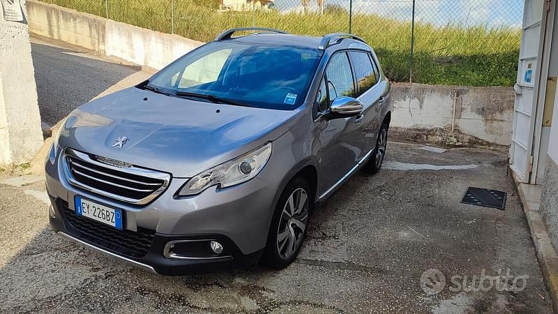 Usata Peugeot 2008 Allure 115 CV (84 kW) 2015 Grigio SUV