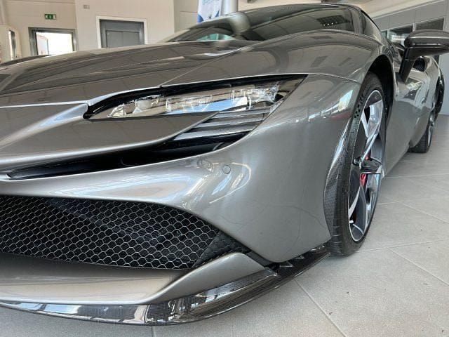 Grigio scuro metallizzato Usata 2022 Ferrari SF90 Coupé | 575.000 € - Immagine 1/4