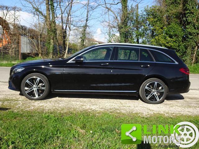 Usata Mercedes C300e Business 210 CV (154 kW) 2021 Nero Station wagon