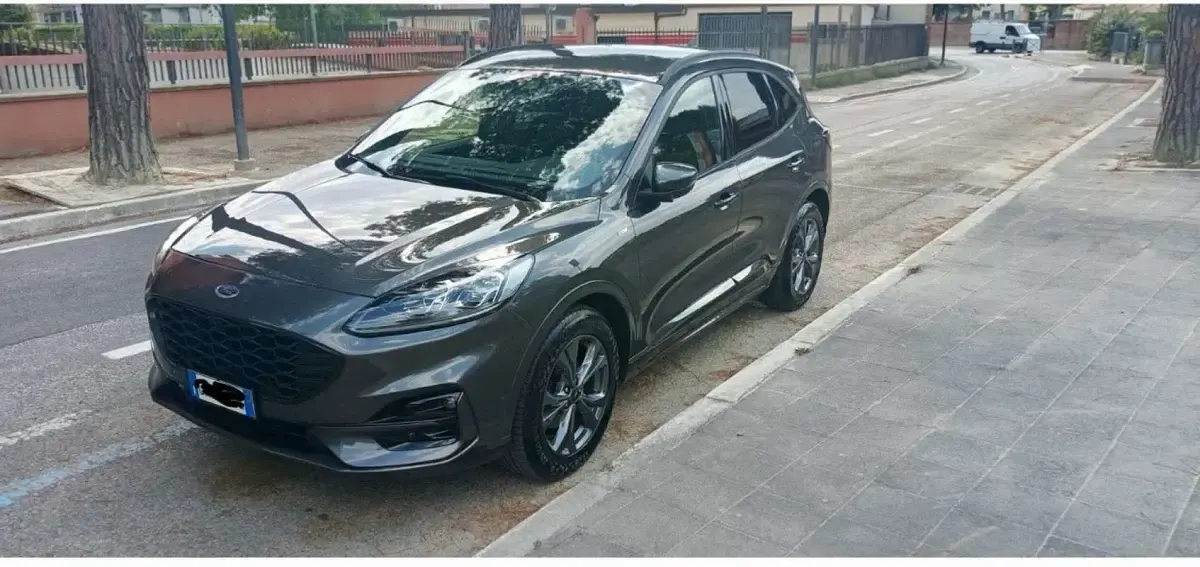 Usata Ford Kuga 150 CV (110 kW) 2020 SUV