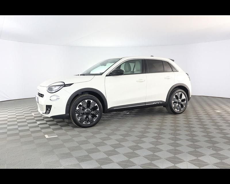 Usata Fiat 600 La Prima 100 CV (73 kW) 2025 Bianco gara (pastello extraserie) SUV