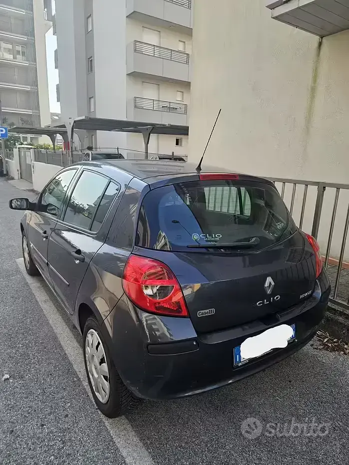 Usata Renault Clio III 75 CV (55 kW) 2007 Nero Berlina