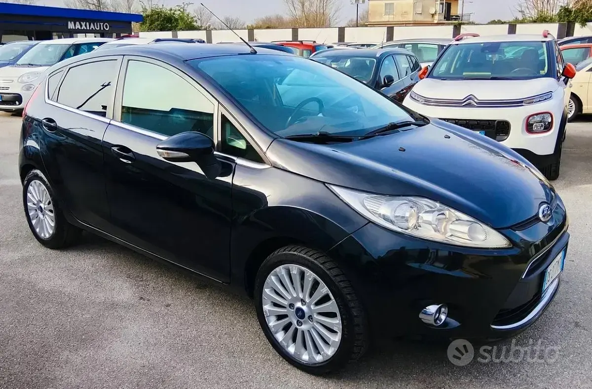 Usata Ford Fiesta Titanium 68 CV (50 kW) 2009 Nero Berlina