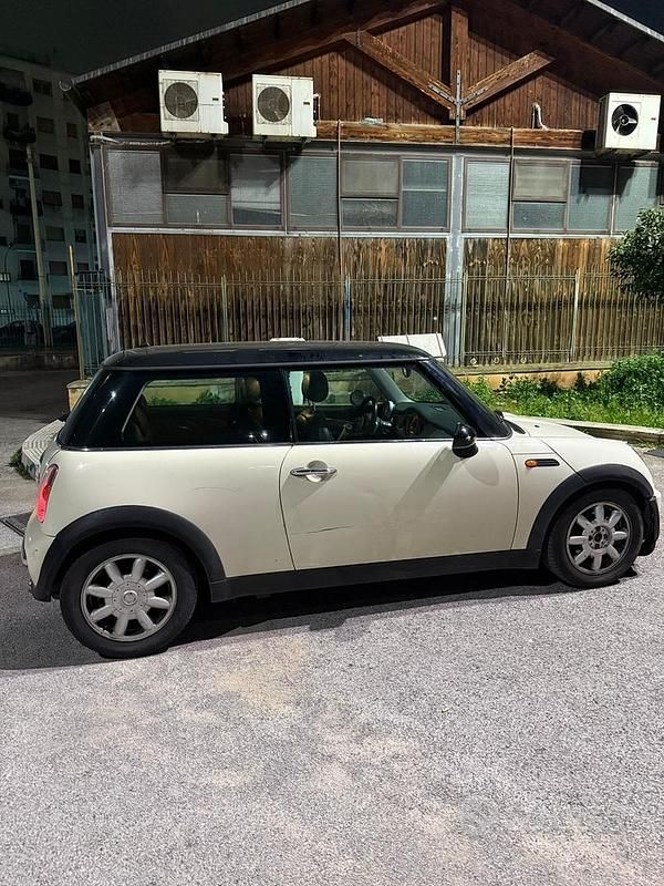 Usado Mini Cooper 116 HP (85 kW) 2003 Branco Citadino