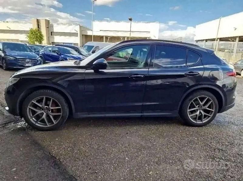 Usata Alfa Romeo Stelvio Executive 210 CV (154 kW) 2018 Nero SUV