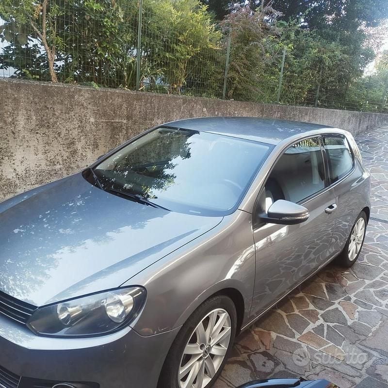 Usata VW Golf VI 105 CV (77 kW) 2010 Utilitaria