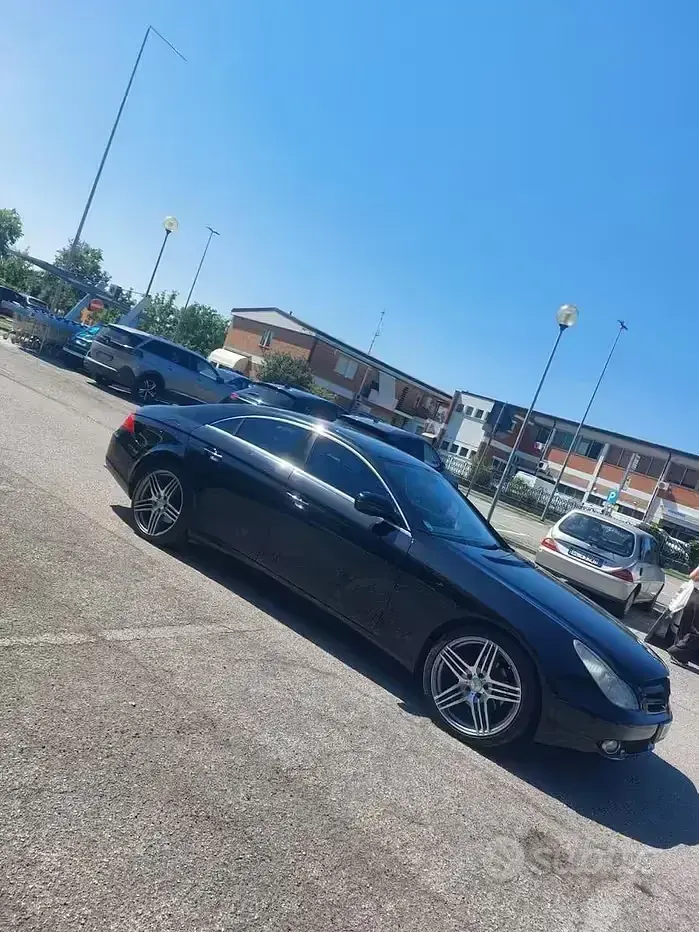 Usata Mercedes CLS320 224 CV (164 kW) 2008 Nero Coupé