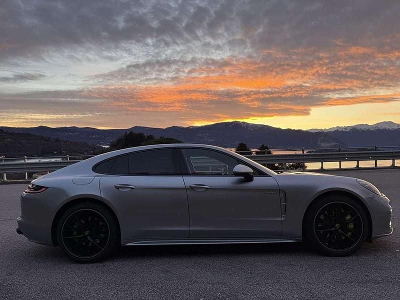 Usata Porsche Panamera Edition 462 CV (339 kW) 2020 Argento Berlina