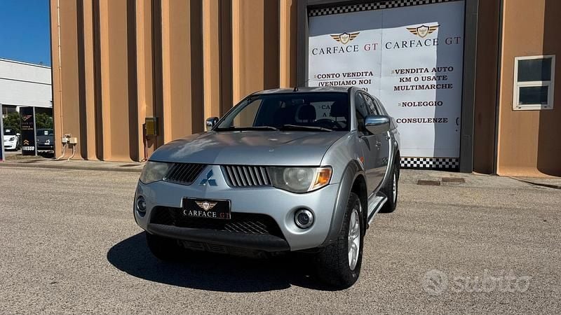 Grigio Usata 2006 Mitsubishi L200 Pick-up | 13.900 € (Buon prezzo) - Immagine 1/4