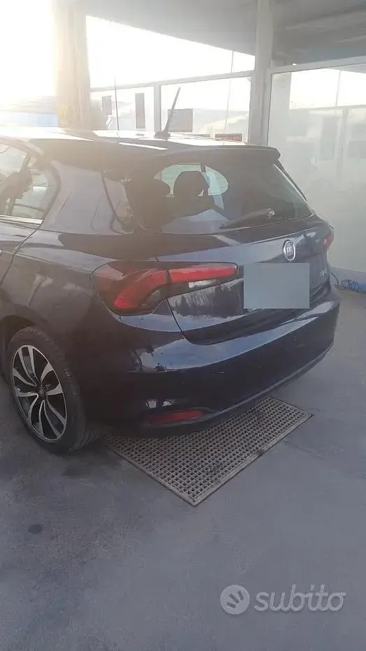 Usata Fiat Tipo Lounge 95 CV (69 kW) 2019 Bluazzurro Berlina