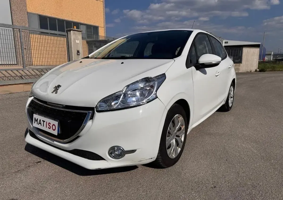 Usata Peugeot 208 82 CV (60 kW) 2013 Bianco Utilitaria