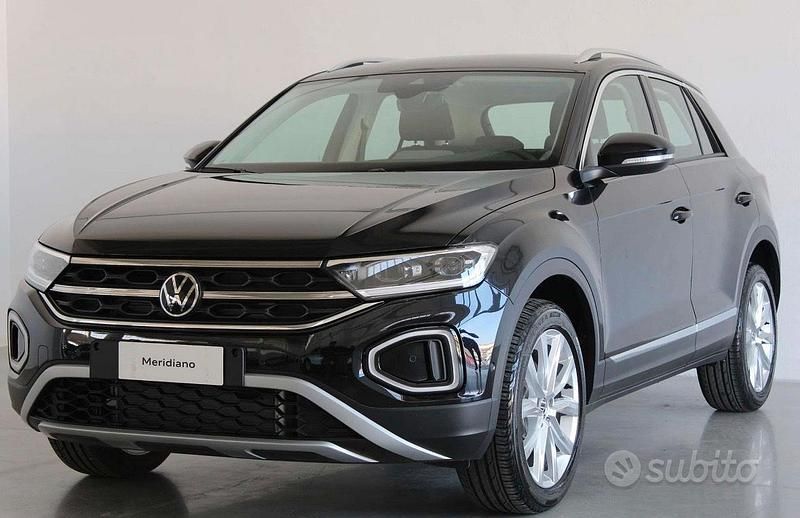 Usata VW T-Roc R-line 150 CV (110 kW) 2023 Nero SUV
