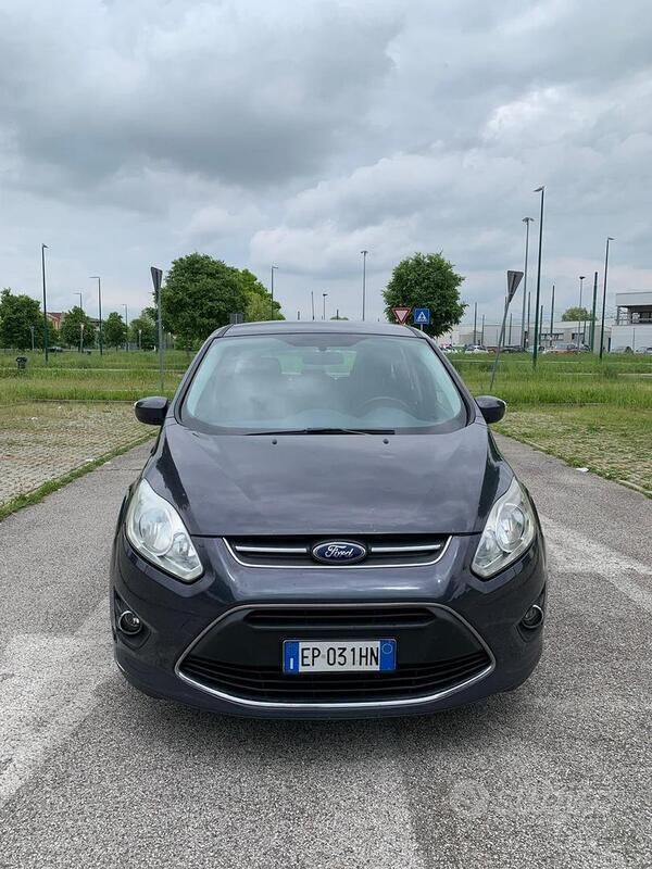 Usata 2012 Ford C-MAX Titanium Monovolume | 2800 € (Buon prezzo) - Immagine 1/4