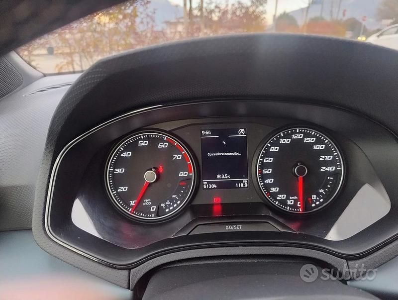 Usata Seat Arona Xperience 95 CV (69 kW) 2022 Grigio SUV