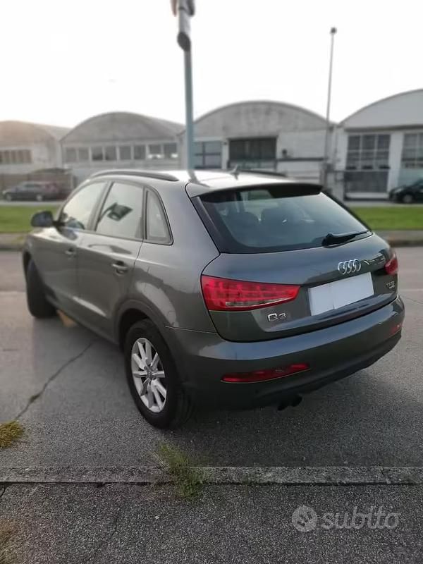Usata Audi Q3 170 CV (125 kW) 2012 Grigio SUV