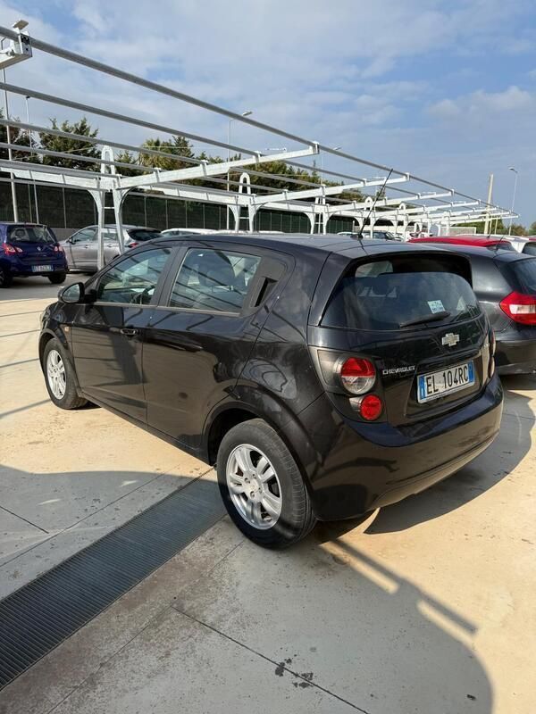 Usata Chevrolet Aveo LT 86 CV (63 kW) 2012 Nero Berlina