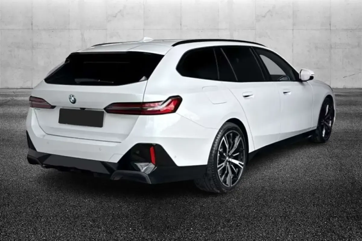 Usata BMW 520 M Sport 197 CV (144 kW) 2025 Bianco Station wagon