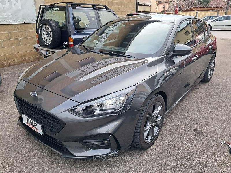 Usata Ford Focus ST-Line 120 CV (88 kW) 2021 Gray Berlina