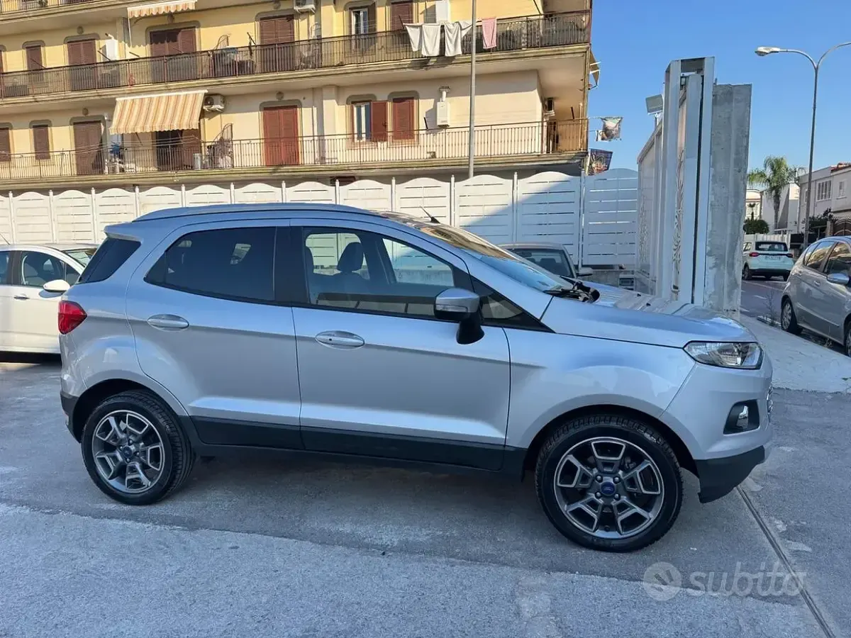 Usata Ford Ecosport Titanium 125 CV (91 kW) 2016 Grigio SUV