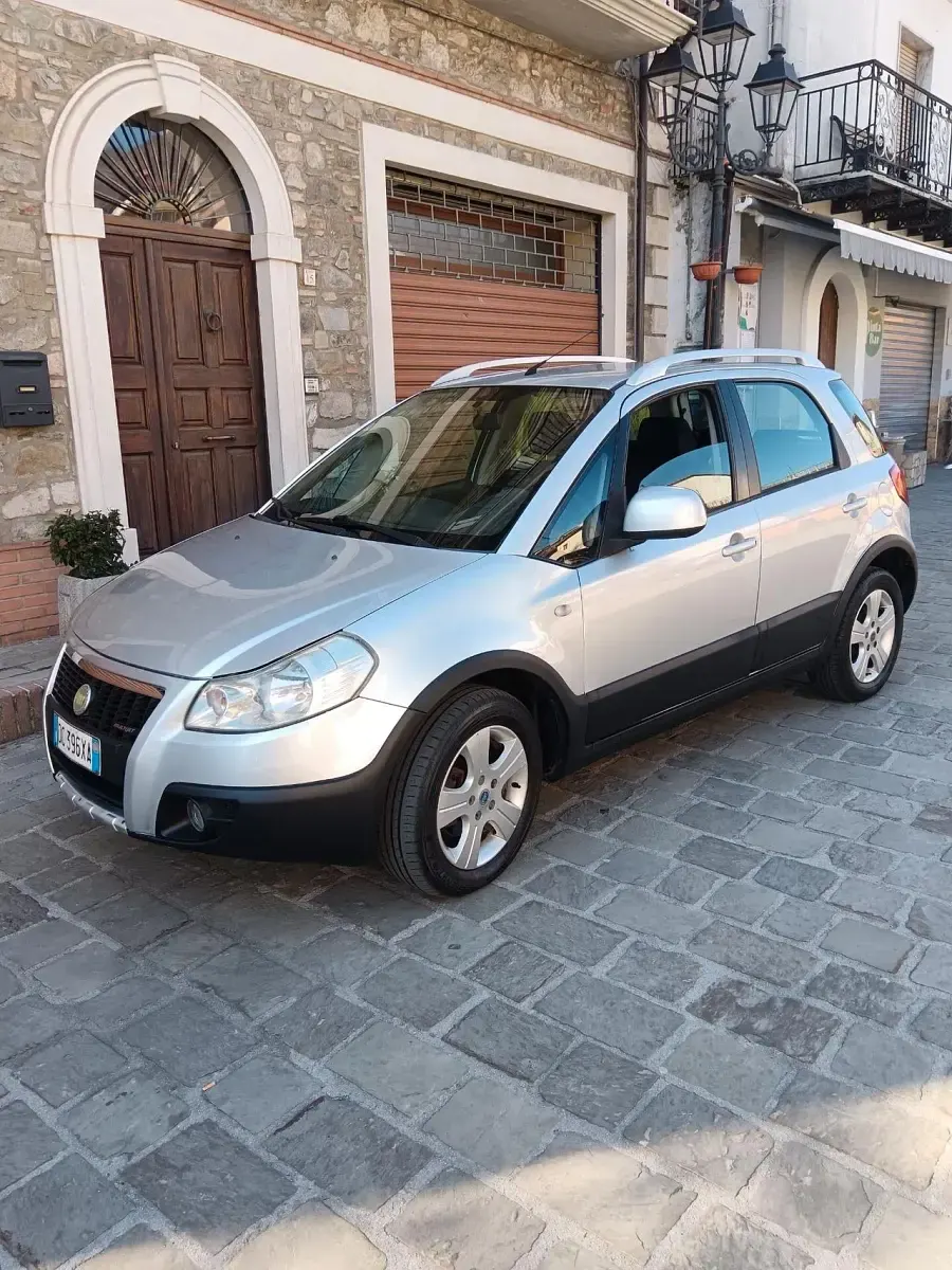 Usata Fiat Sedici Dynamic 120 CV (88 kW) 2007 Grigio SUV