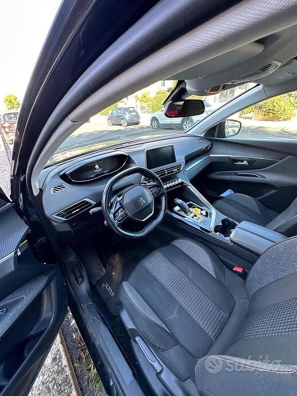 Usata Peugeot 3008 Allure 120 CV (88 kW) 2019 Nero SUV