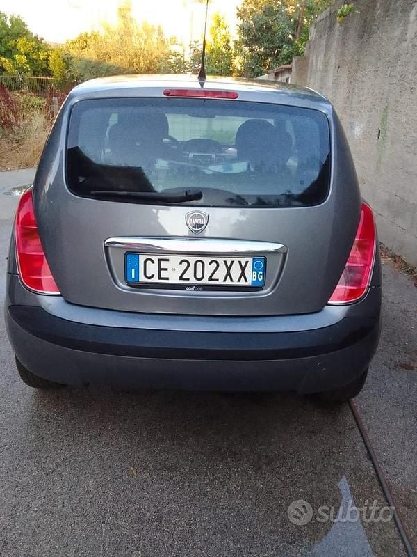 Usata 2003 Lancia Ypsilon Due volumi | 1600 € (Ottimo prezzo) - Immagine 1/4