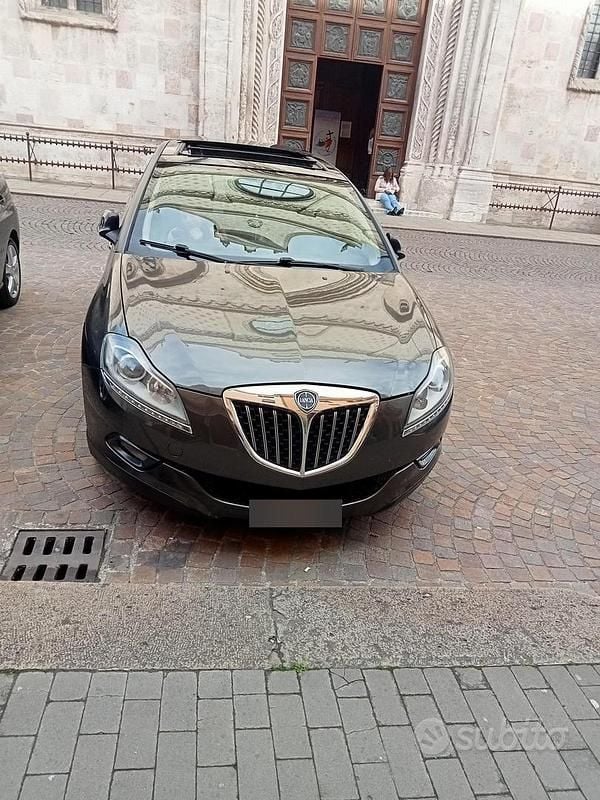 Usata Lancia 2000 165 CV (121 kW) 2009 Grigio Berlina