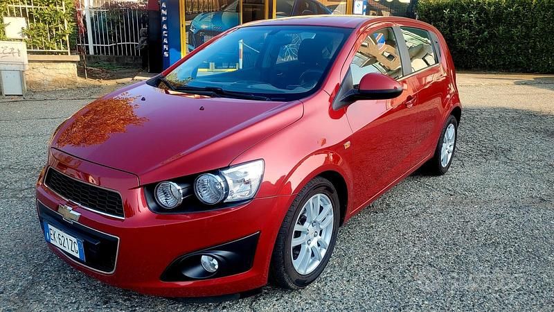 Rosso Usata 2012 Chevrolet Aveo LT Tre volumi | 3999 € (Buon prezzo) - Immagine 1/4