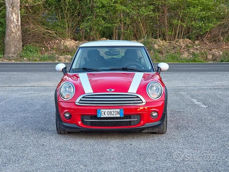 Usata Mini One D 111 CV (81 kW) 2011 Rosso Utilitaria