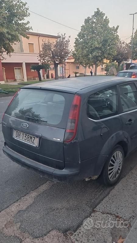 Usata 2007 Ford Focus Station wagon | 700 € - Immagine 1/4