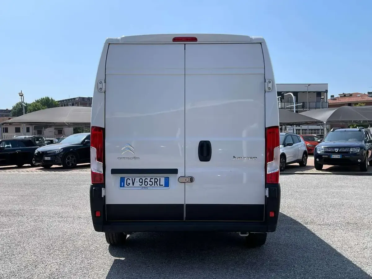 Usata Citroën Jumper 140 CV (102 kW) 2024 Bianco Monovolume