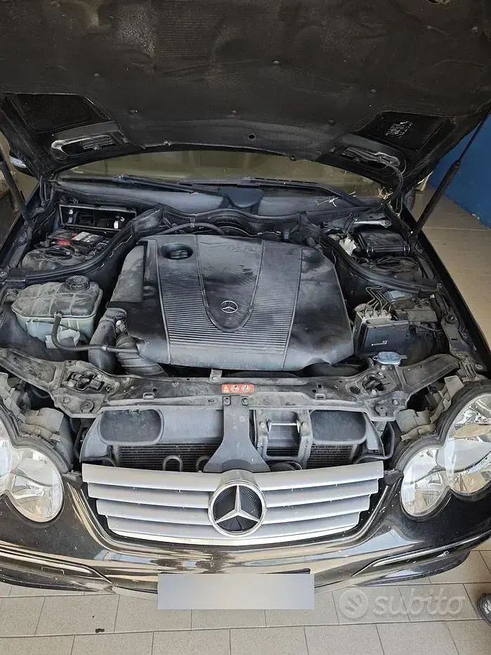 Usata Mercedes C220 150 CV (110 kW) 2006 Nero Coupé