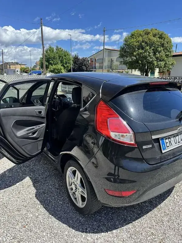 Usata Ford Fiesta Titanium 75 CV (55 kW) 2014 Utilitaria