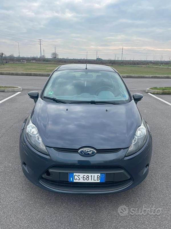 Usata Ford Fiesta Trend 2011 Grigio Utilitaria