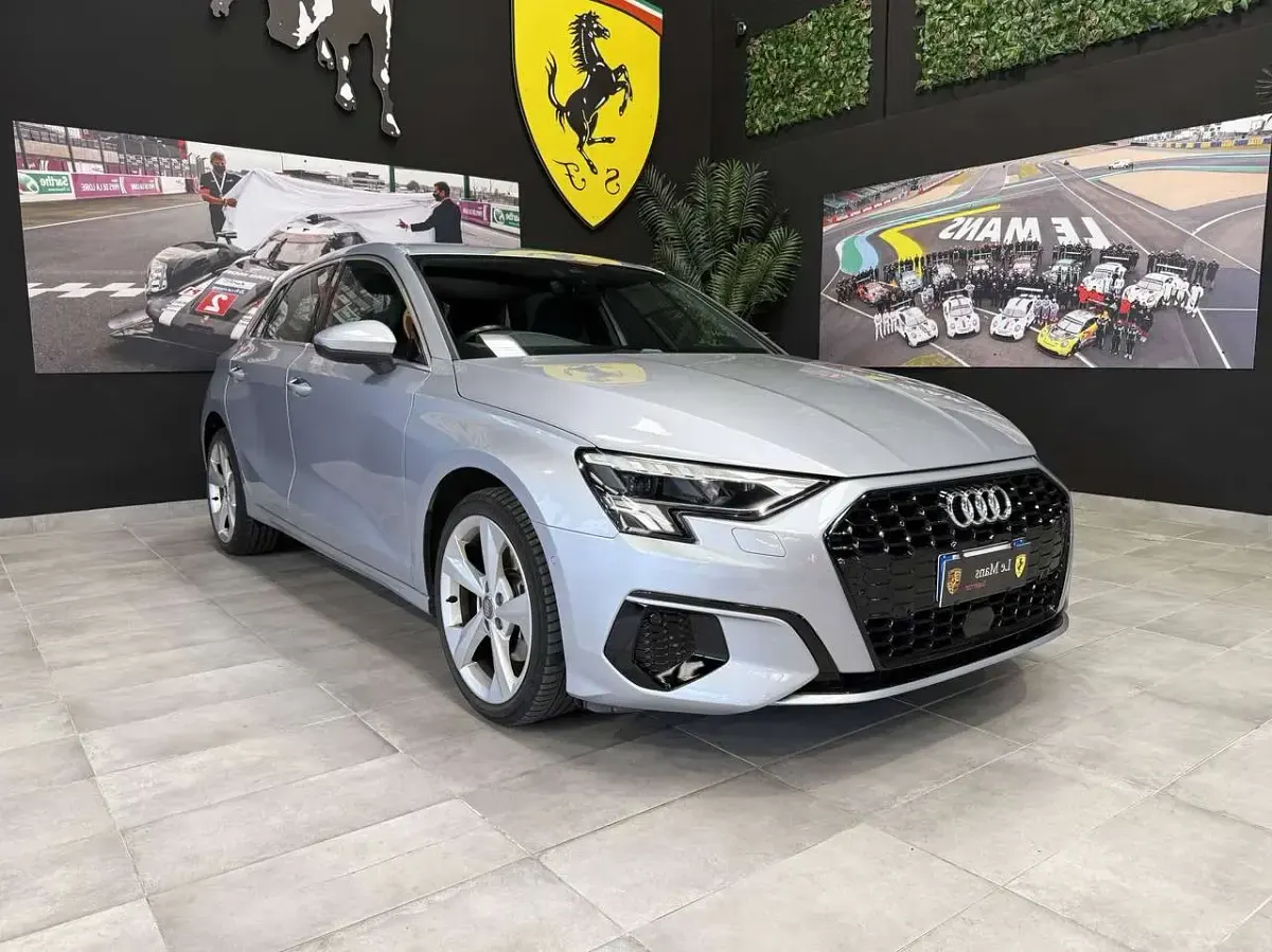Usata Audi A3 Admired 116 CV (85 kW) 2021 Argento florett metallizzato Berlina