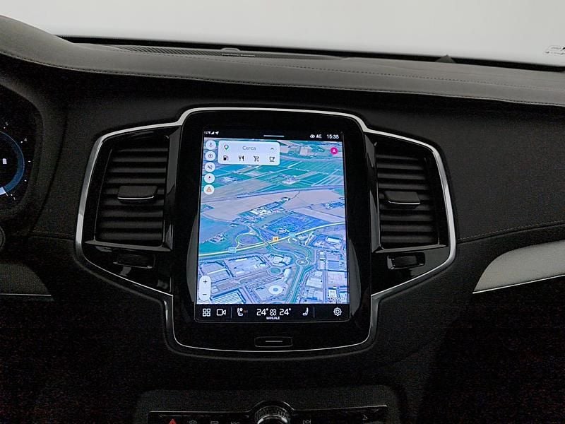 Käytetty Volvo XC90 Plus 235 HP (172 kW) 2022 Valkoinen Katumaasturi
