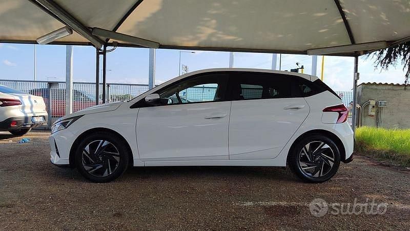 Usata Hyundai i20 84 CV (61 kW) 2023 Bianco Utilitaria
