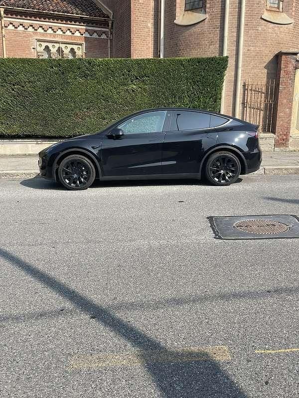 Usata Tesla Model Y RWD 88 kW (120 CV) 2022 Nero SUV