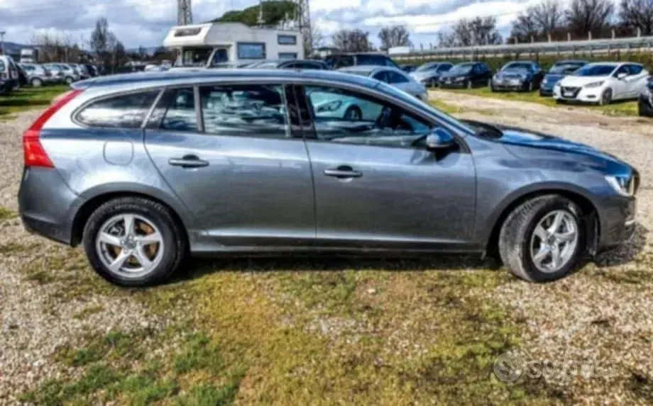 Usata Volvo V60 203 CV (149 kW) 2017 Grigio Station wagon