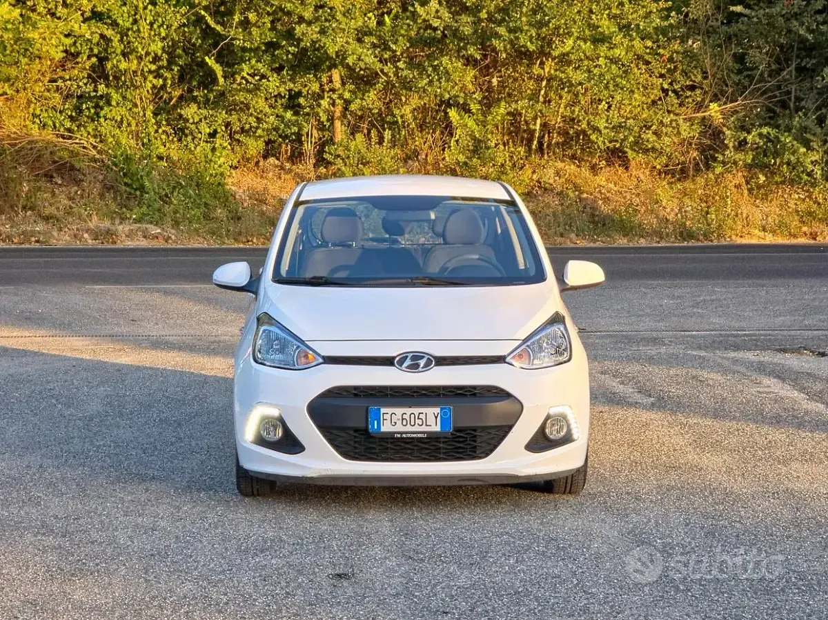 Usata Hyundai i10 Edition 66 CV (48 kW) 2016 Bianco Utilitaria
