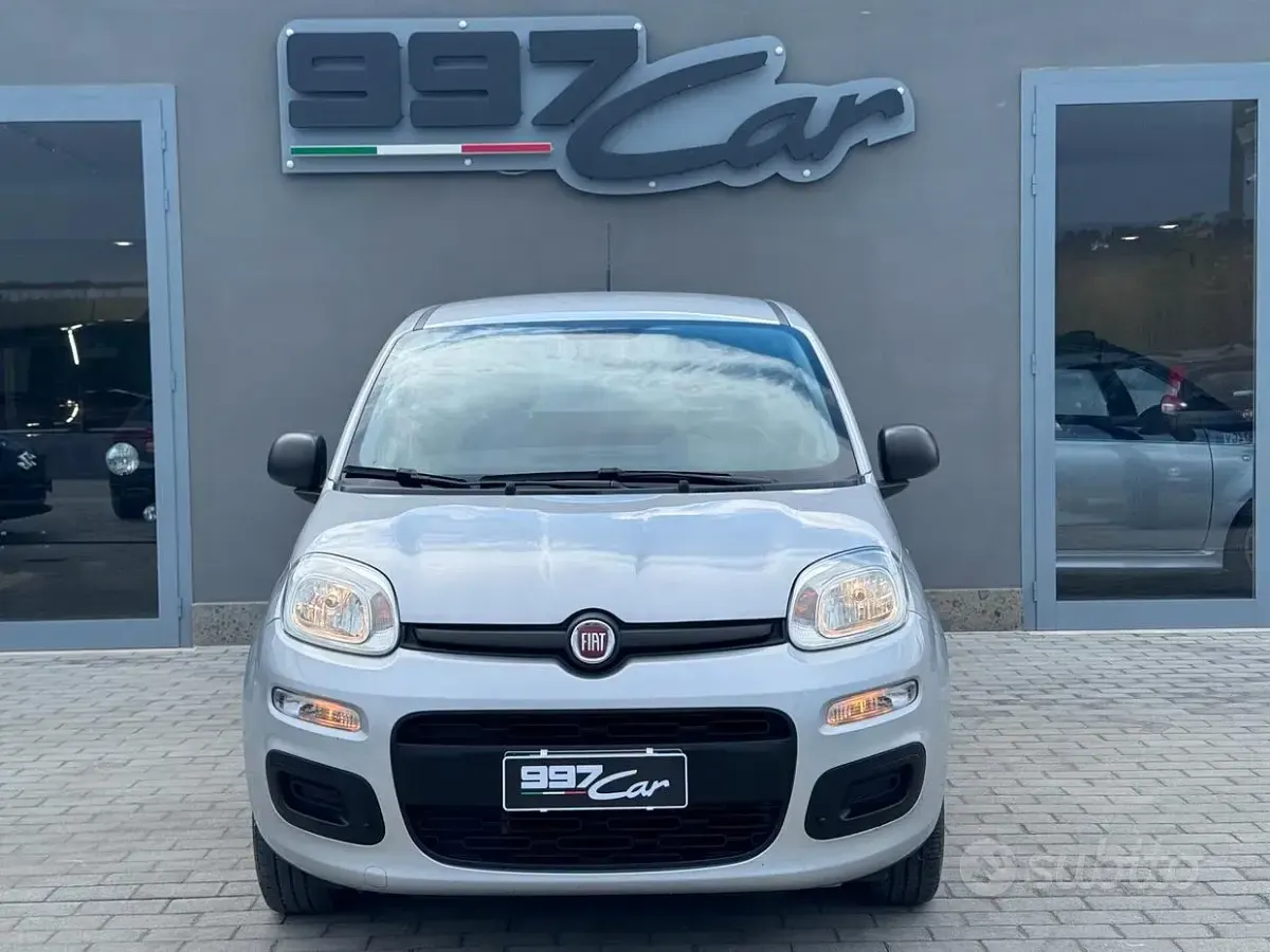 Usata Fiat Panda Lounge 69 CV (50 kW) 2020 Grigio Utilitaria