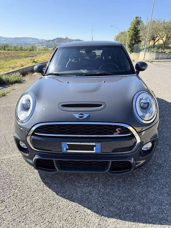 Begagnad Mini John Cooper Works 170 HK (125 kW) 2017 Grå Halvkombi