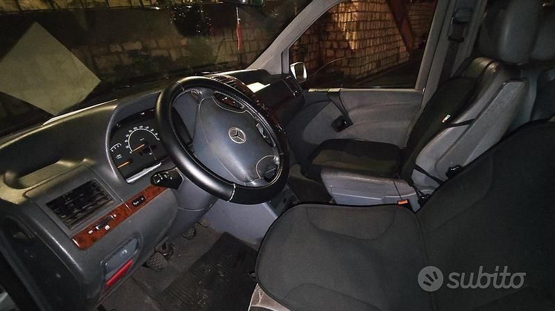 Usata Mercedes 220 122 CV (89 kW) 2003 Monovolume