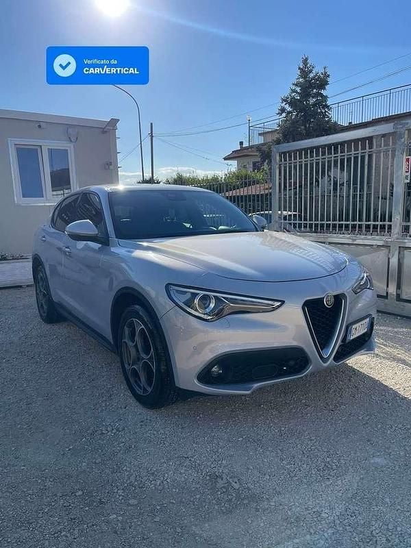 Usata Alfa Romeo Stelvio Super 190 CV (139 kW) 2022 Grigio moonlight meta SUV